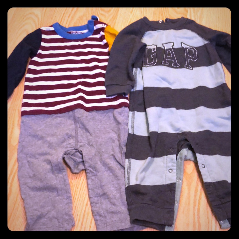 Baby Gap bodysuits 6-12 Month